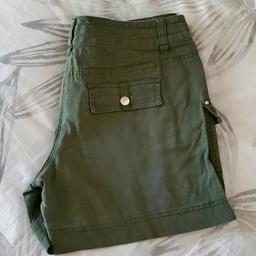 Shorts Olive Green